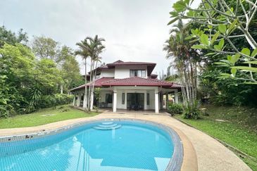 IOI Beverly Row @ IOI Resort City