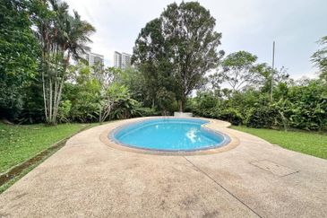 IOI Beverly Row @ IOI Resort City