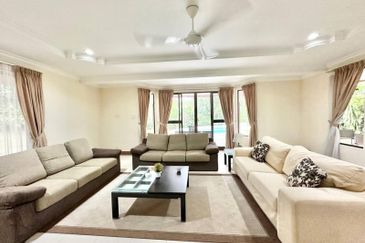 IOI Beverly Row @ IOI Resort City