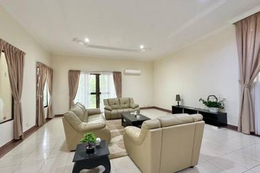 IOI Beverly Row @ IOI Resort City