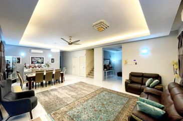 Avenue 2, Lake Valley