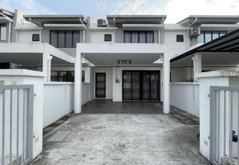 Taman Jenderam Idaman