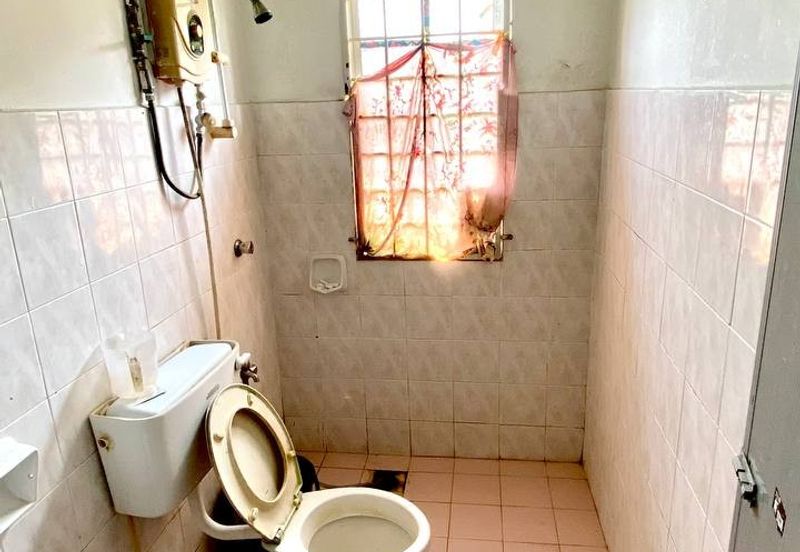 Jalan Tasik Angsana 12