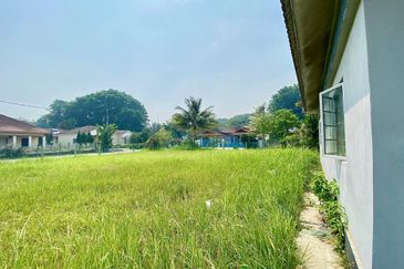 Jalan Tasik Angsana 12