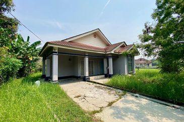 Jalan Tasik Angsana 12