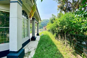 Jalan Tasik Angsana 12