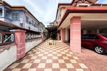 Taman Pinggiran Putra