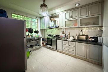 Taman Pinggiran Putra