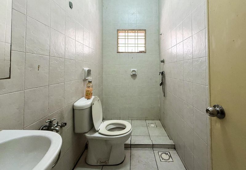 Taman Pinggiran Putra