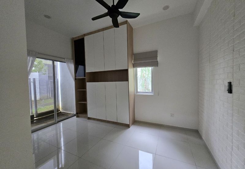 Casa Wood, CyberSouth