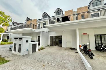 Monet Springtime @ Sunsuria City