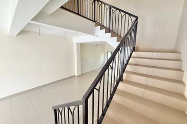 Monet Springtime @ Sunsuria City