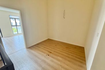 Monet Springtime @ Sunsuria City