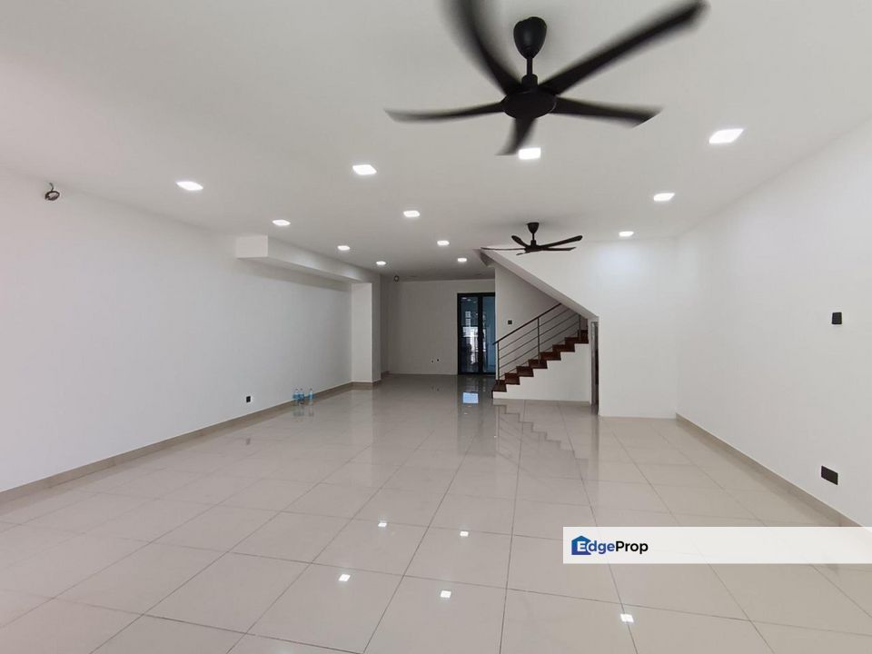 For Sale 2sty Taman Suria Tropika, Seri Kembangan Selangor, Selangor, Serdang