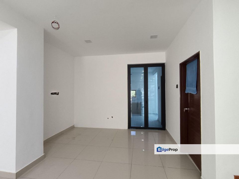 For Sale 2sty Taman Suria Tropika, Seri Kembangan Selangor, Selangor, Serdang