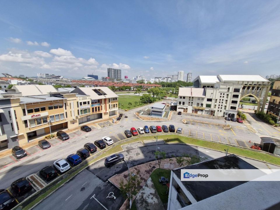 RENOVATED & FURNISHED RESIDENSI ALAMI , 2 PARKING LOT, Selangor, Shah Alam