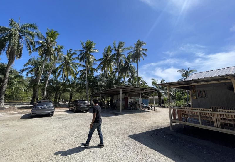 Tanah Tepi Pantai Batu Laut Freehold Non Bumi Lot
