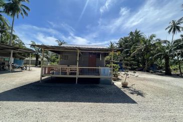 Tanah Tepi Pantai Batu Laut Freehold Non Bumi Lot