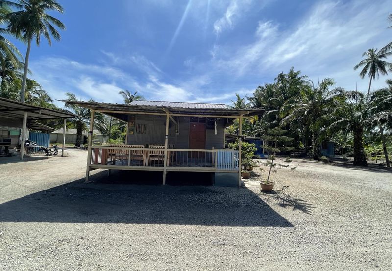 Tanah Tepi Pantai Batu Laut Freehold Non Bumi Lot