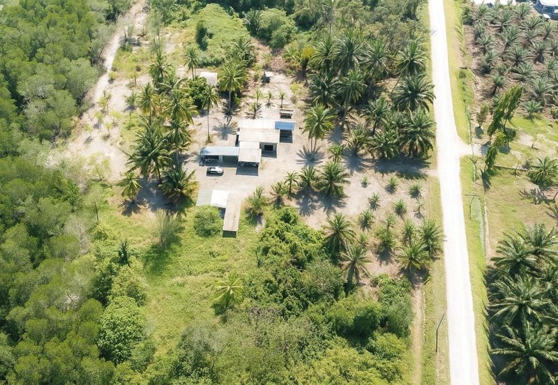 Tanah Tepi Pantai Batu Laut Freehold Non Bumi Lot