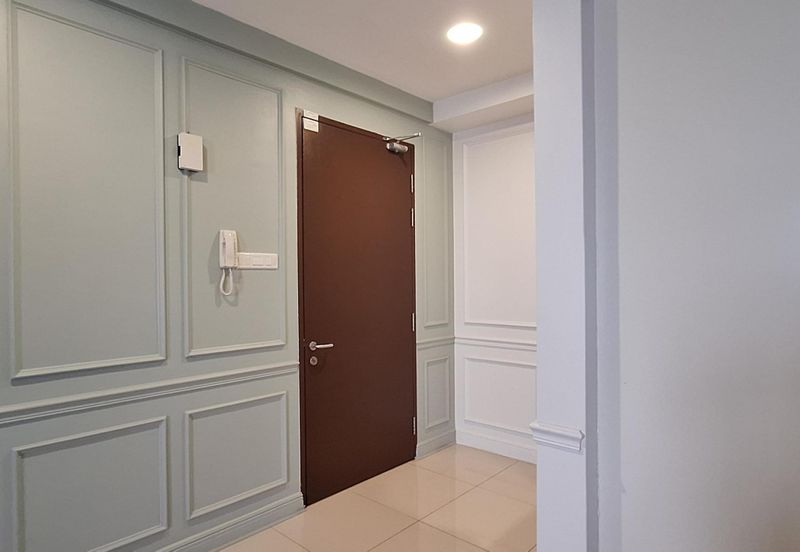 Lake Point Residence