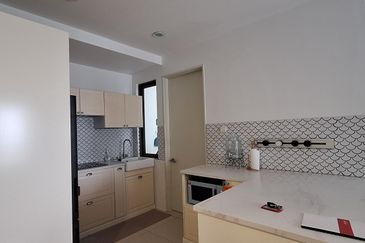 Lake Point Residence