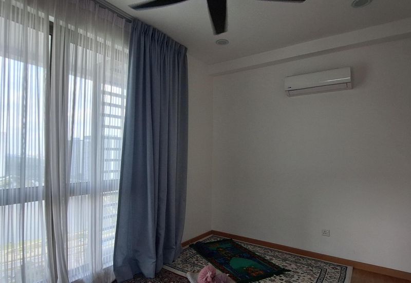 Lake Point Residence