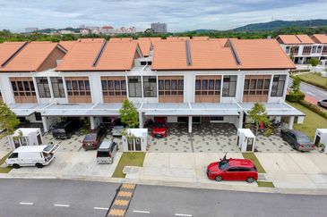 Setia Warisan Tropika (Belladonna)