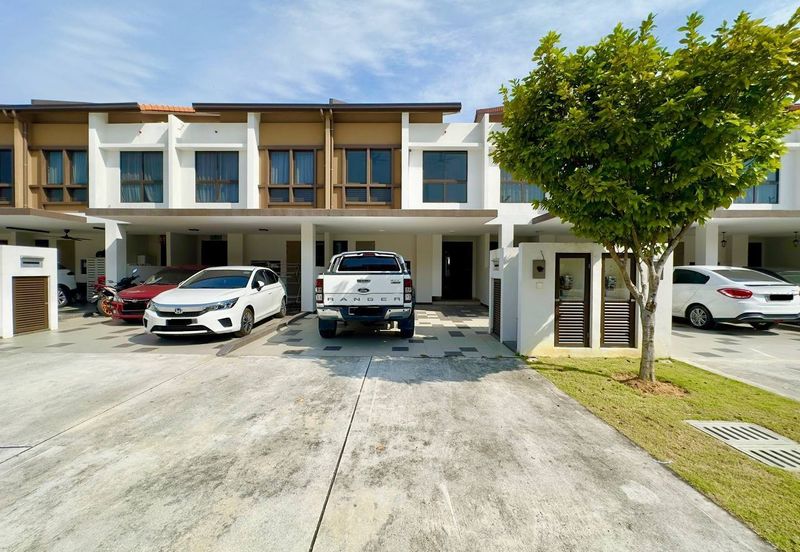 Setia Warisan Tropika (Belladonna)