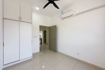 Setia Warisan Tropika (Belladonna)