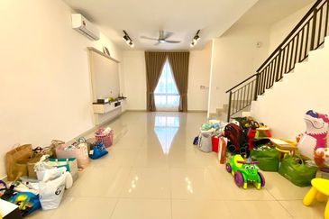 Setia Warisan Tropika (Belladonna)