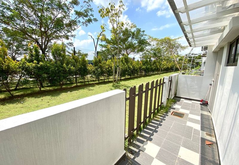 Setia Warisan Tropika (Belladonna)