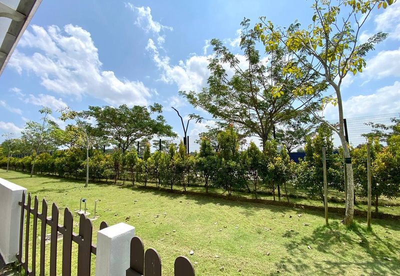 Setia Warisan Tropika (Belladonna)