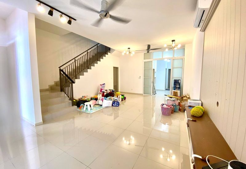 Setia Warisan Tropika (Belladonna)