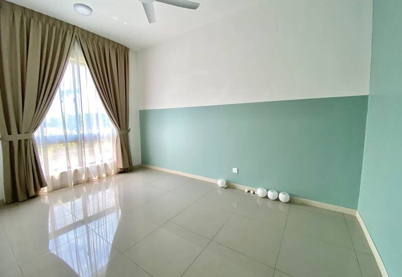 Setia Warisan Tropika (Belladonna)