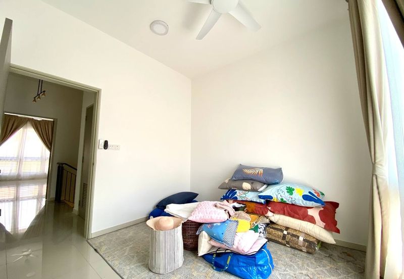 Setia Warisan Tropika (Belladonna)