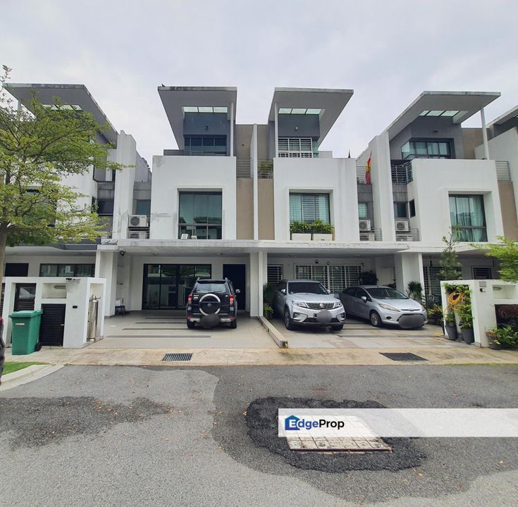 3-Storey Terrace House Lake Point Residence Cyberjaya, Renovated, Selangor, Cyberjaya