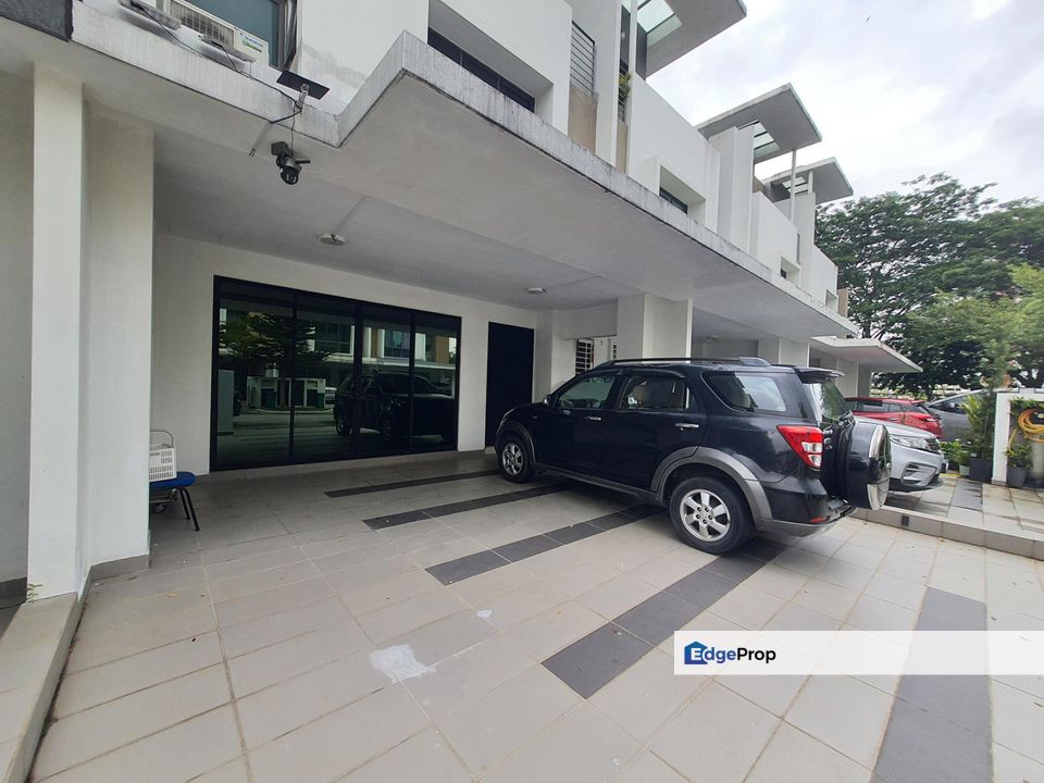 3-Storey Terrace House Lake Point Residence Cyberjaya, Renovated, Selangor, Cyberjaya