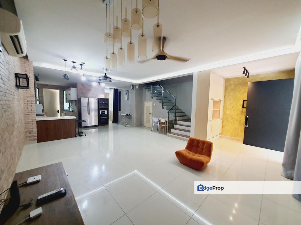 3-Storey Terrace House Lake Point Residence Cyberjaya, Renovated, Selangor, Cyberjaya