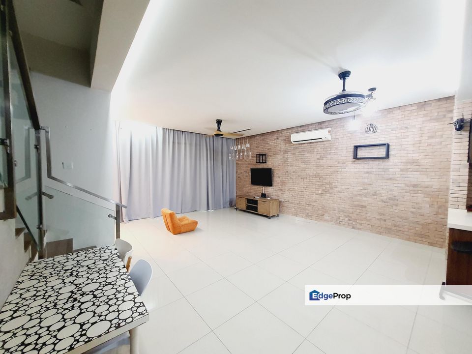 3-Storey Terrace House Lake Point Residence Cyberjaya, Renovated, Selangor, Cyberjaya