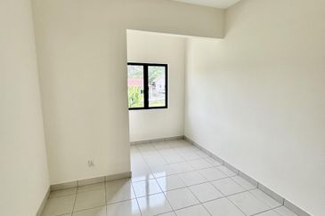 Taman Jenderam Idaman