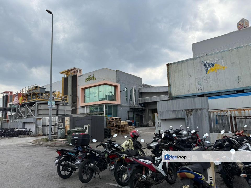 1.5 Storey Semi-D Factory @ Bukit Angkat, Kajang, Selangor, Kajang