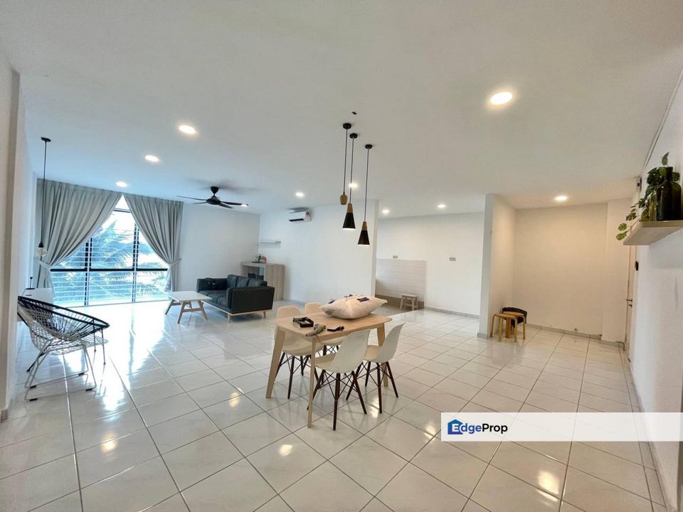 Fully Furnished, with Roof Deck & Spacious Built Up @Lake View Townvilla Taman Tasik Prima, Puchong, Selangor, Puchong