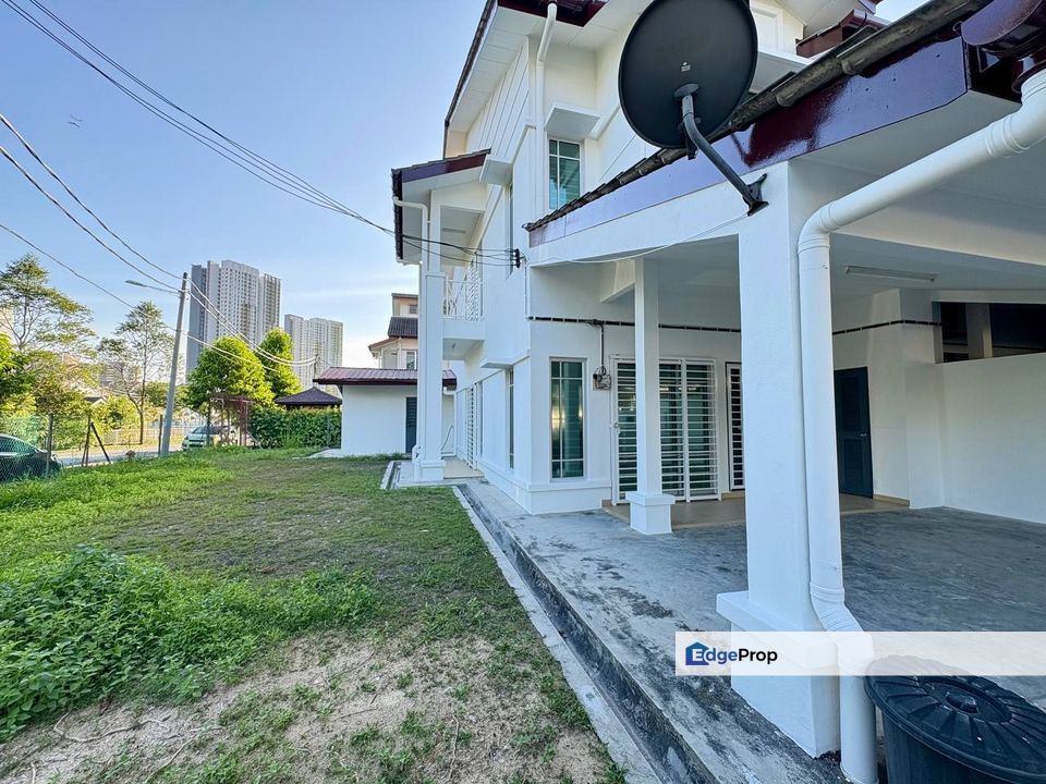 RUMAH TERES DUA TINGKAT CORNER LOT PUNCAK SAUJANA KAJANG, Selangor, Kajang
