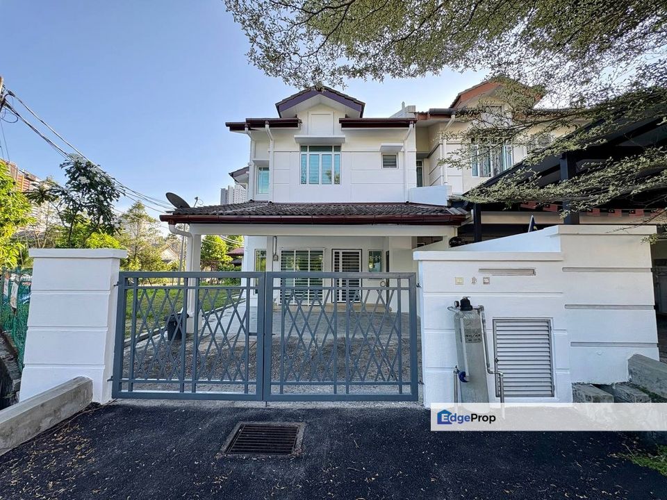 RUMAH TERES DUA TINGKAT CORNER LOT PUNCAK SAUJANA KAJANG, Selangor, Kajang