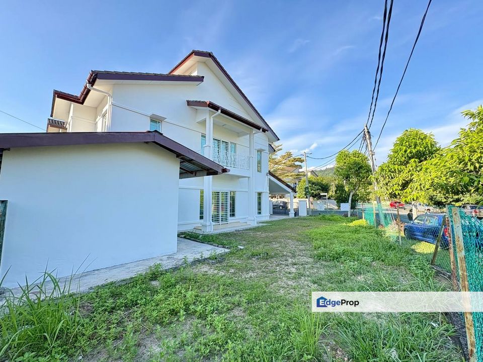 RUMAH TERES DUA TINGKAT CORNER LOT PUNCAK SAUJANA KAJANG, Selangor, Kajang