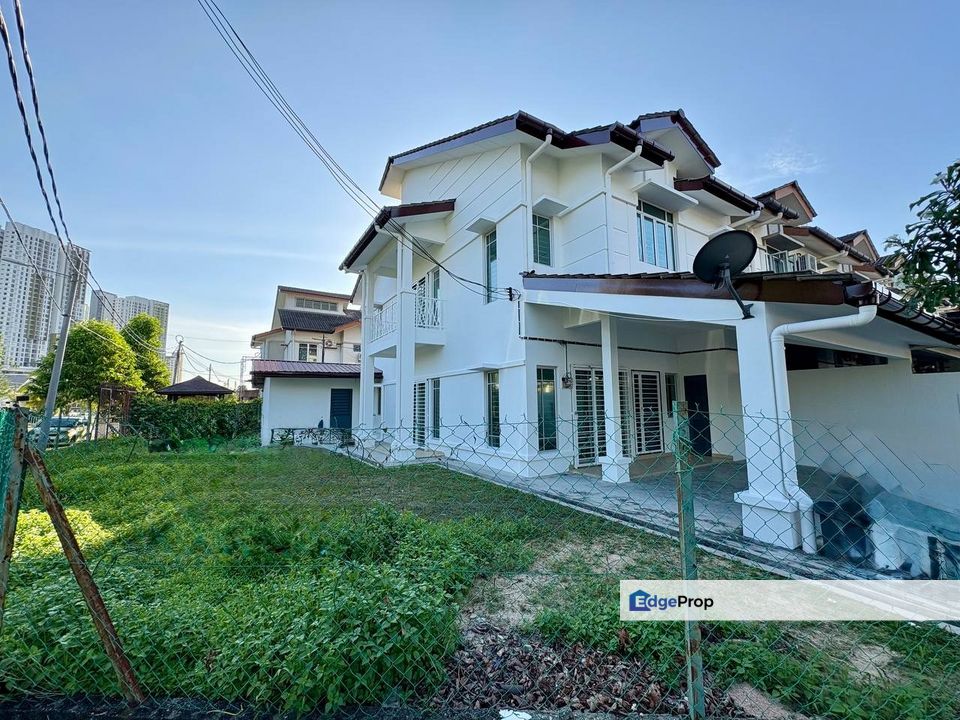 RUMAH TERES DUA TINGKAT CORNER LOT PUNCAK SAUJANA KAJANG, Selangor, Kajang