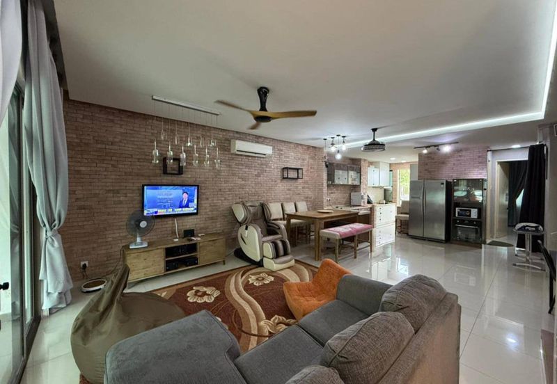 Lake Point Residence