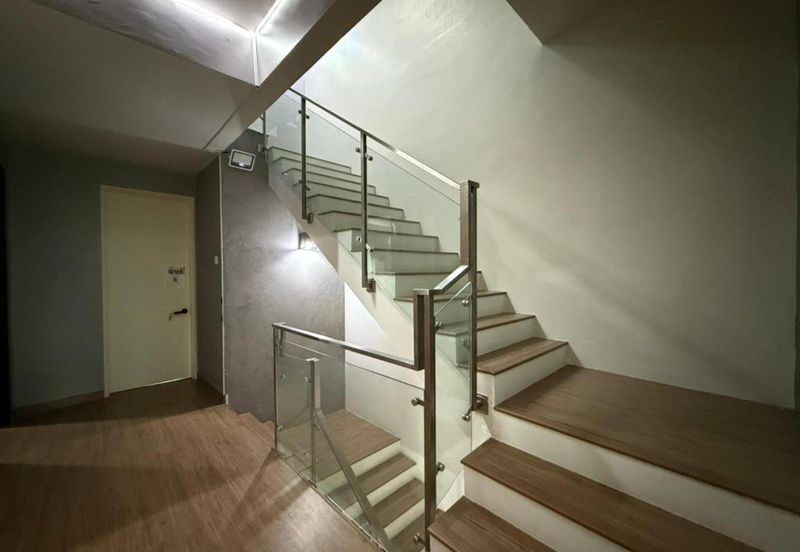 Lake Point Residence