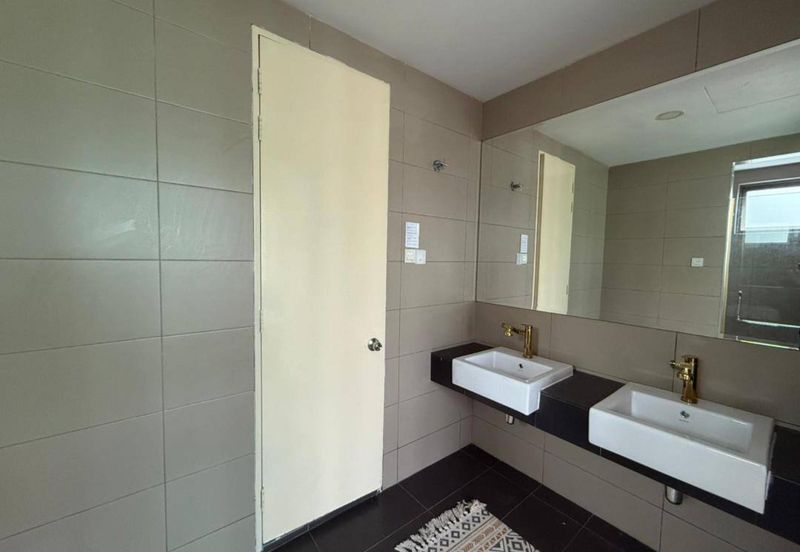 Lake Point Residence